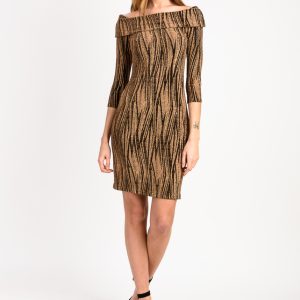 Robe Décolleté Tombant Sur Les Epaules Dorée