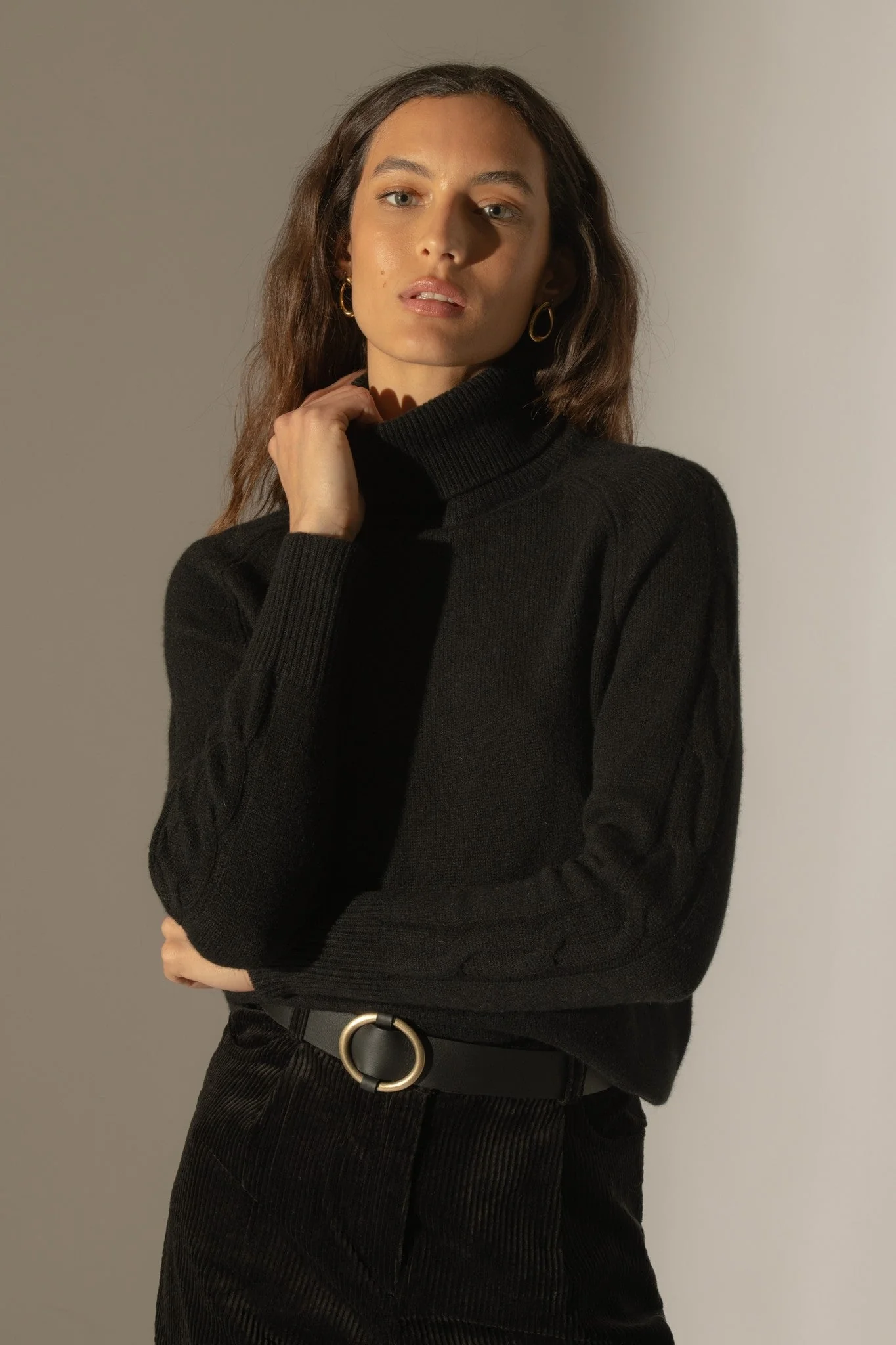 ALBANY pull col roulé 4 fils noir 100% cachemire – Image 4