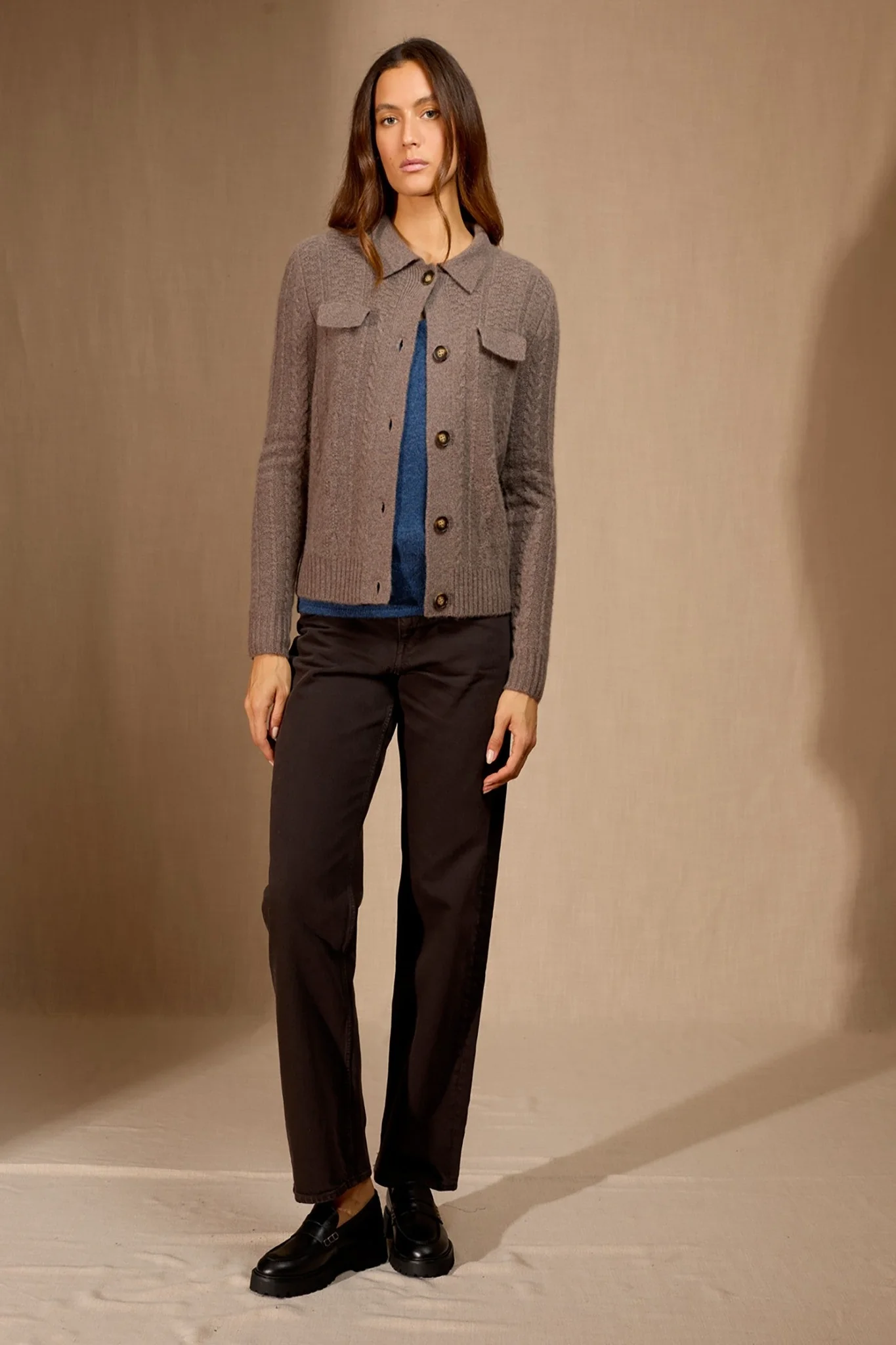 FRIUME veste boutonnée col chemise 6 fils taupe chiné 100% cachemire